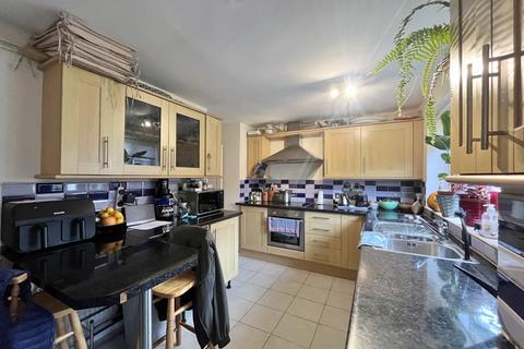 7 Brook Green, Bracknell, RG42 1UX