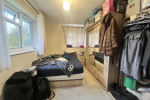 7 Brook Green, Bracknell, RG42 1UX