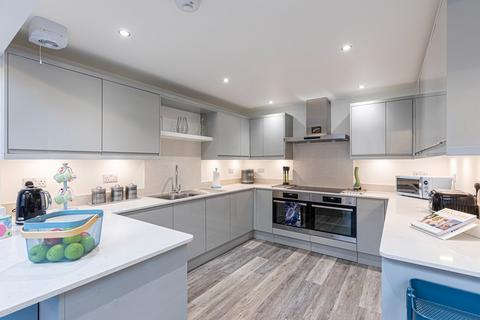 4 bedroom detached house for sale, Bridgewater Road, Weybridge, KT13