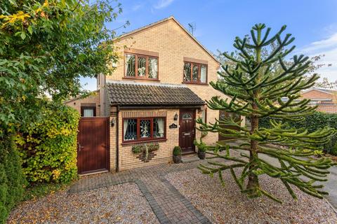 3 bedroom detached house for sale, The Chase