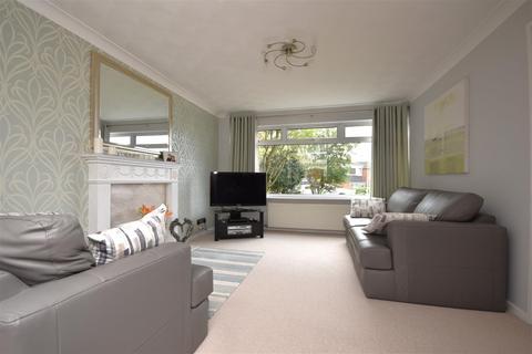 3 bedroom semi-detached house for sale, Henley Close, Neston