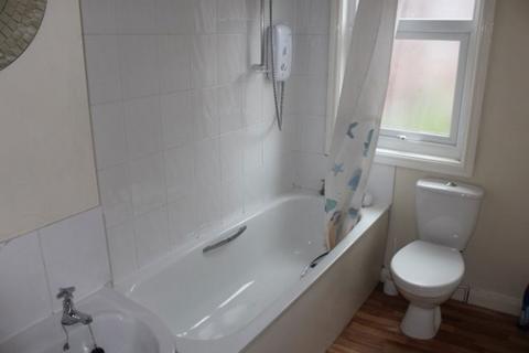 3 bedroom house to rent, Blantyre Road, Liverpool