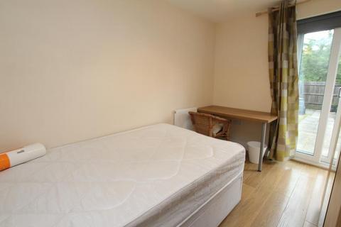 6 bedroom terraced house to rent, Wider Mead, Stoke Gifford BS16