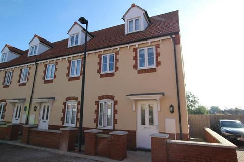 7 bedroom terraced house to rent, Foxglove Close, Bristol BS34