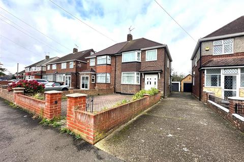 3 bedroom semi-detached house for sale, Harvest Road, Feltham