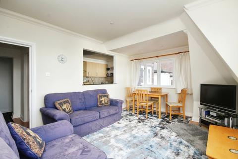 2 bedroom apartment for sale, West Cliff Gardens, WEST CLIFF, BH2