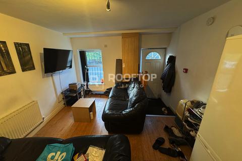 3 bedroom house to rent, 205 Belle Vue Road, Leeds LS3