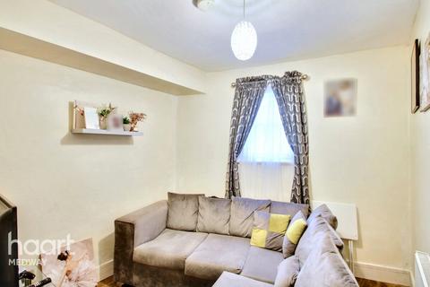 2 bedroom flat for sale, Victoria Street, Rochester