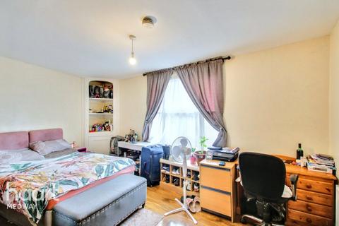 2 bedroom flat for sale, Victoria Street, Rochester