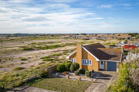 3 bedroom detached bungalow for sale, Coleville Crescent, New Romney TN28