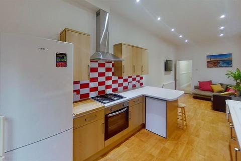 5 bedroom private hall to rent, Victory Road, Portsmouth, Portsmouth