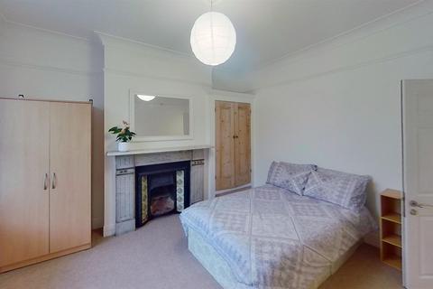 5 bedroom private hall to rent, Victory Road, Portsmouth, Portsmouth