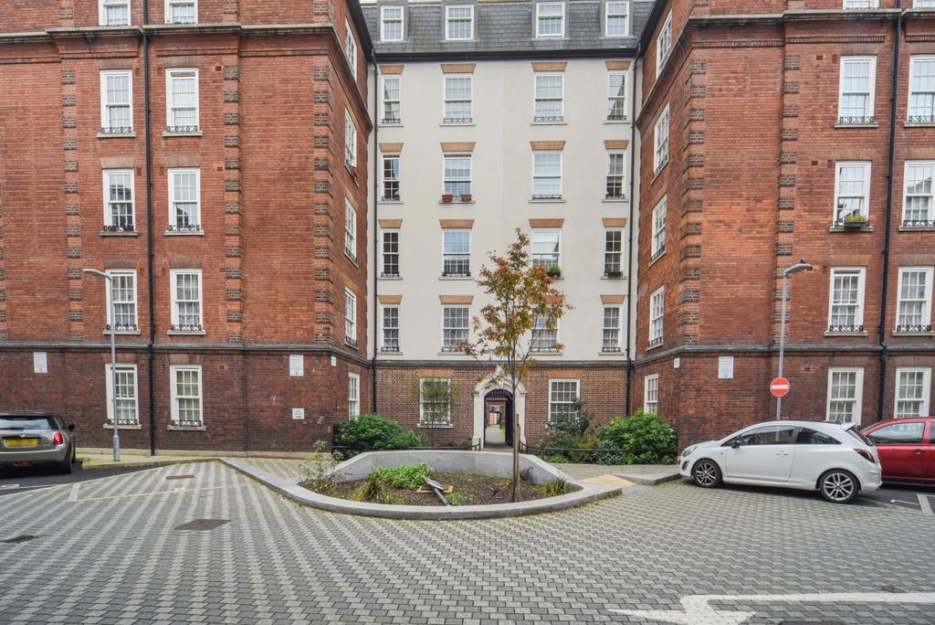 Garland Court