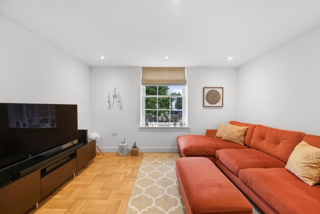 Garland Court