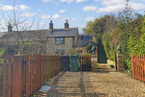 2 bedroom cottage for sale, Camp Road, Freshwater, Isle of Wight