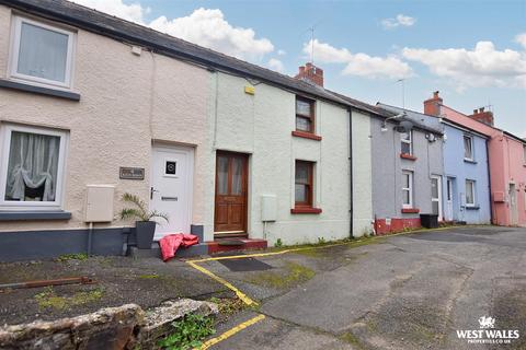 2 bedroom terraced house for sale, Kiln Road, Haverfordwest