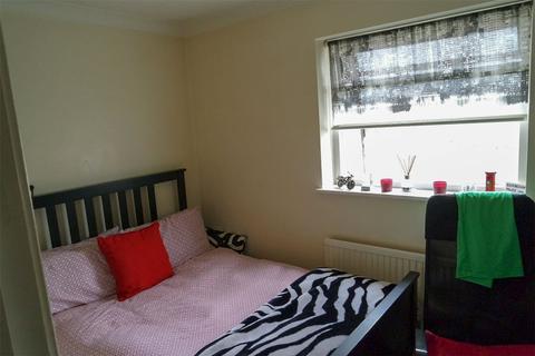 3 bedroom apartment to rent, Bells Hill, Barnet, Herts, EN5