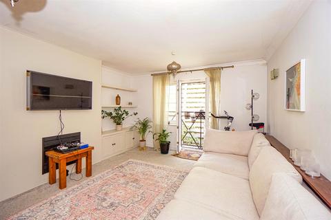 2 bedroom flat for sale, Cooden Ledge, St. Leonards-On-Sea