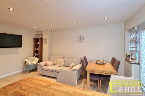 7 Broadview Avenue, Grays, RM16 2NJ