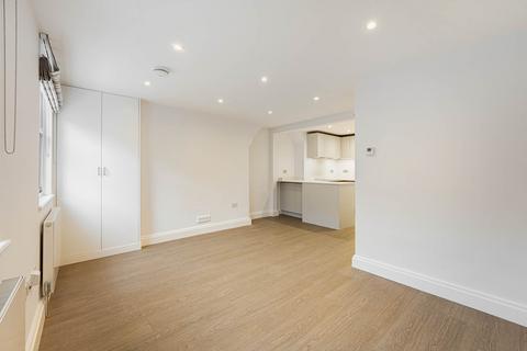 Studio to rent, King`s Road, Chelsea SW3