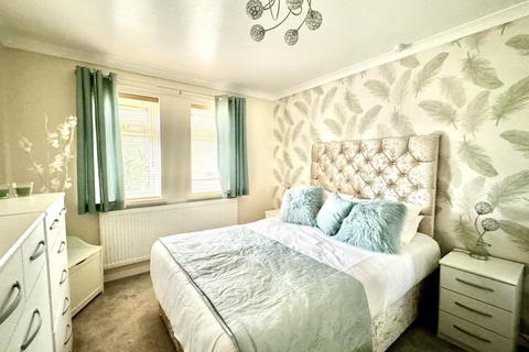 1 bedroom apartment for sale, Peaseland Road, Cleckheaton, BD19