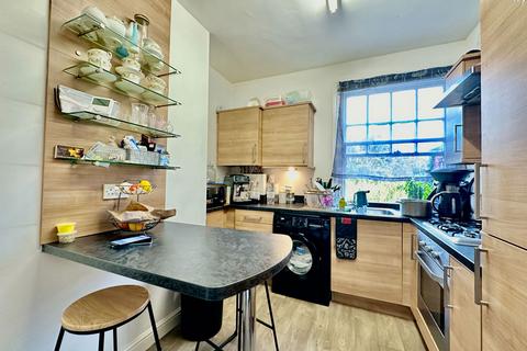 undefined, Clough Road, Hull HU6