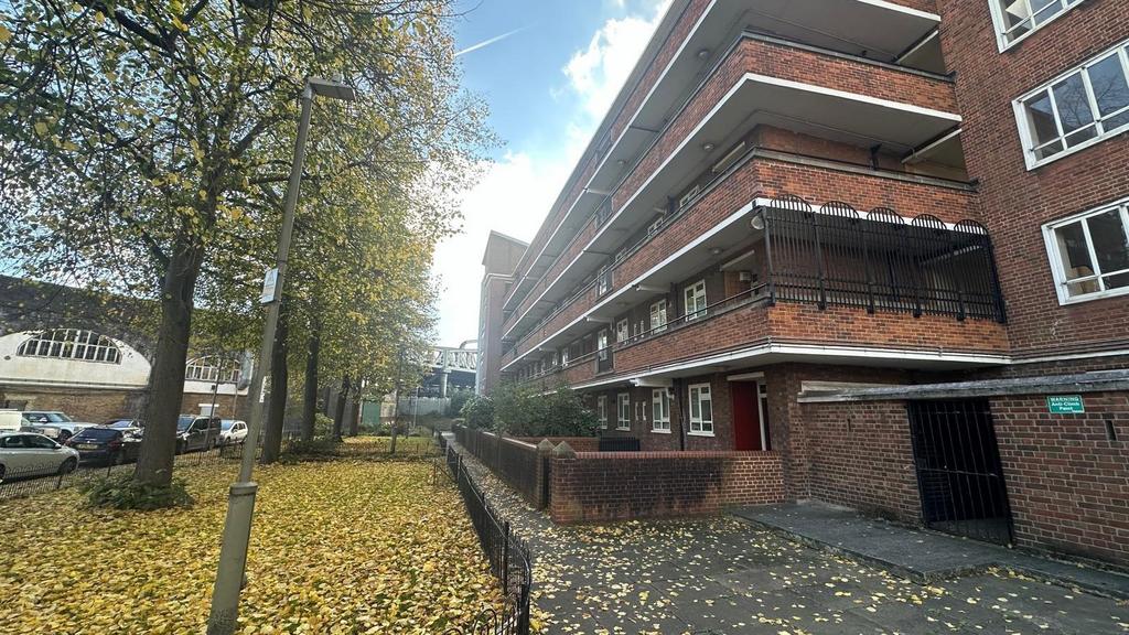 Exterior, Newtown Court, Eden Harper SW11