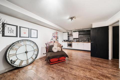 4 bedroom flat for sale, High Wycombe,  Buckinghamshire,  HP13