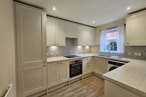 2 bedroom end of terrace house for sale, Albert Street, Fleet, Hampshire