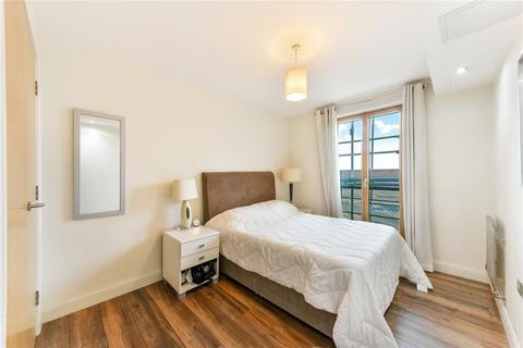 2 bedroom apartment to rent, Hanover Avenue, London, E16