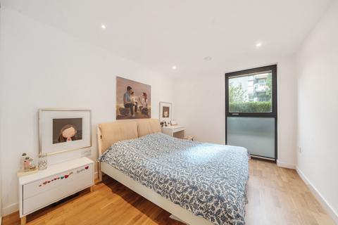 2 bedroom apartment for sale, Hawthorne Crescent, London