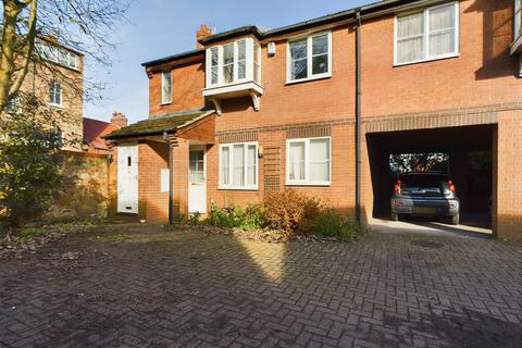 1 bedroom flat for sale, Royal Crescent Lane, Scarborough YO11