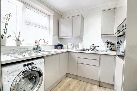 2 bedroom end of terrace house for sale, Framlingham Crescent, LONDON