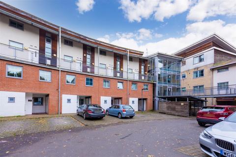 2 bedroom flat for sale, Windmill Road, Slough