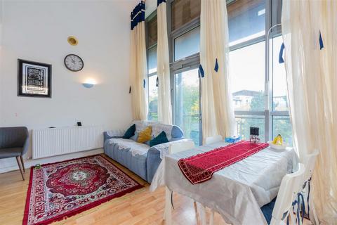 2 bedroom flat for sale, Windmill Road, Slough