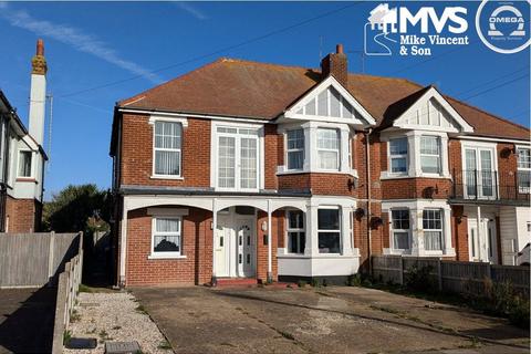 2 bedroom maisonette for sale, Kings Road, Clacton-on-Sea