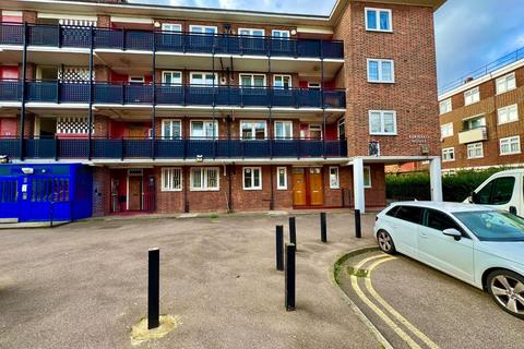 1 bedroom in a house share to rent, Ellsworth Street, London E2