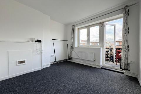 1 bedroom in a house share to rent, Ellsworth Street, London E2