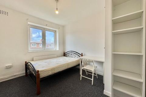 5 bedroom house share to rent, Ellsworth Street, London E2