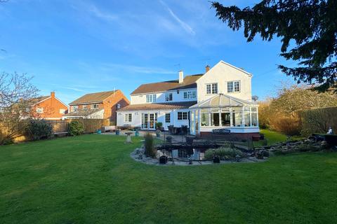 5 bedroom detached house for sale, Grindley Bank, Mickle Trafford, CH2