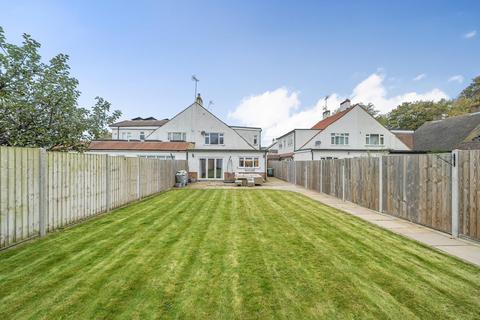 4 Rodney Gardens, West Wickham, BR4 9DD