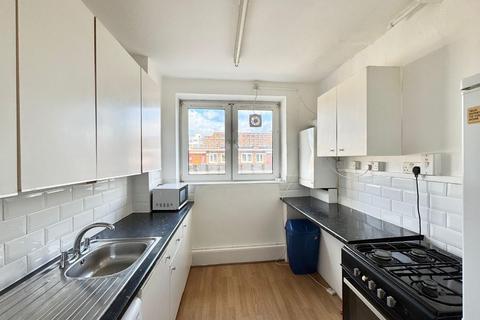 1 bedroom in a house share to rent, Ellsworth Street, London E2