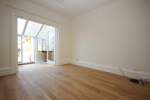 1 bedroom flat to rent, Woodstock Road, Walthamstow