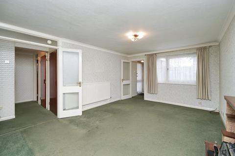 2 bedroom flat for sale, 36 Forris Avenue, Hayes, Middlesex, UB3 2AT