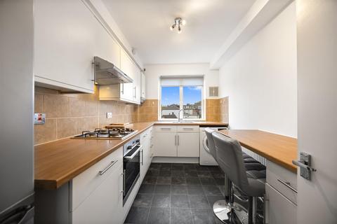 3 bedroom apartment to rent, Fairfax Road, South Hampstead NW6