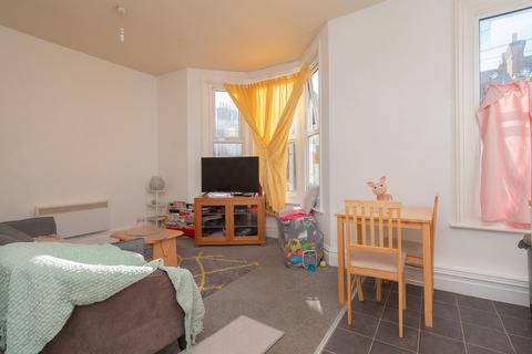 2 bedroom flat for sale, Albert Road, Ramsgate, CT11