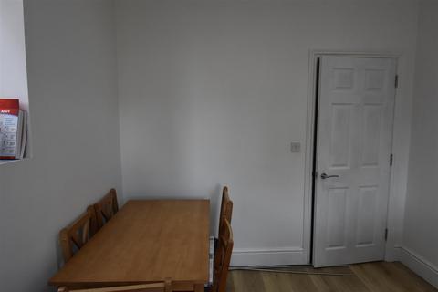 4 bedroom private hall to rent, Victory Road, Portsmouth, Portsmouth