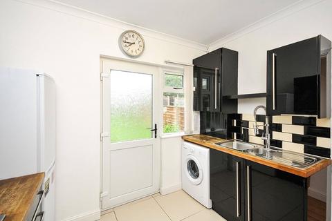 2 bedroom terraced house for sale, Ravenscar Road, Bromley BR1