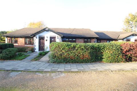 2 bedroom bungalow for sale, Friars Mews, London, SE9