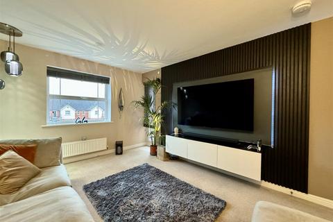 2 bedroom apartment for sale, Trefoil Gardens, Stourbridge